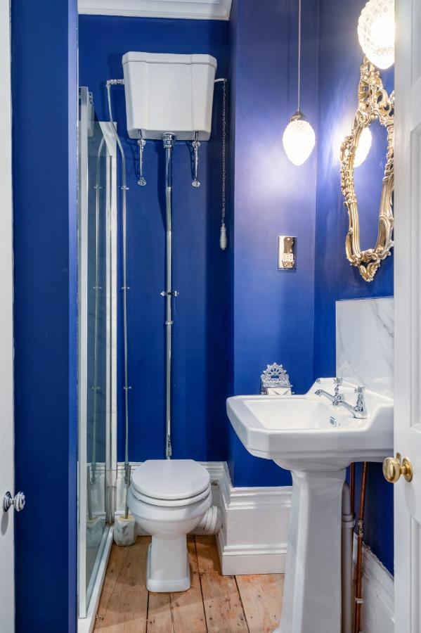Darcys' View Apartment Bath Luaran gambar